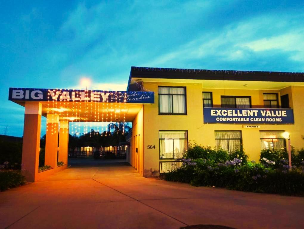 Big Valley Lakeside Paradise Motor Inn Shepparton Extérieur photo