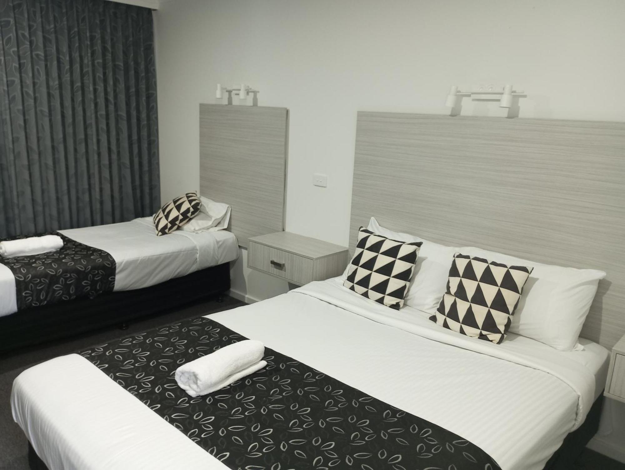 Big Valley Lakeside Paradise Motor Inn Shepparton Extérieur photo