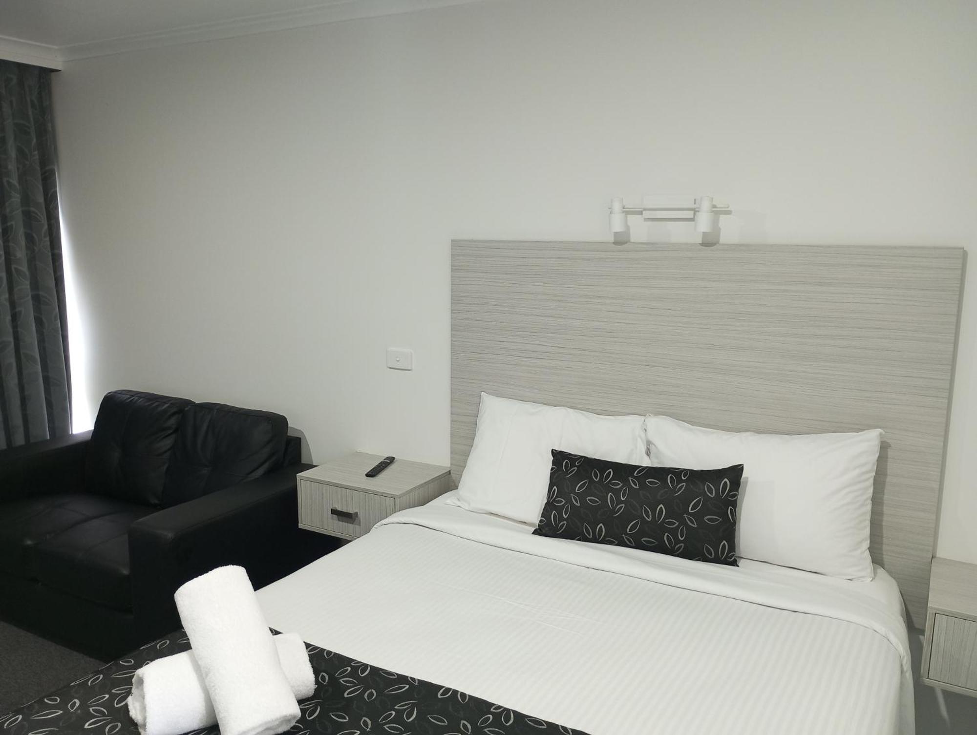 Big Valley Lakeside Paradise Motor Inn Shepparton Extérieur photo