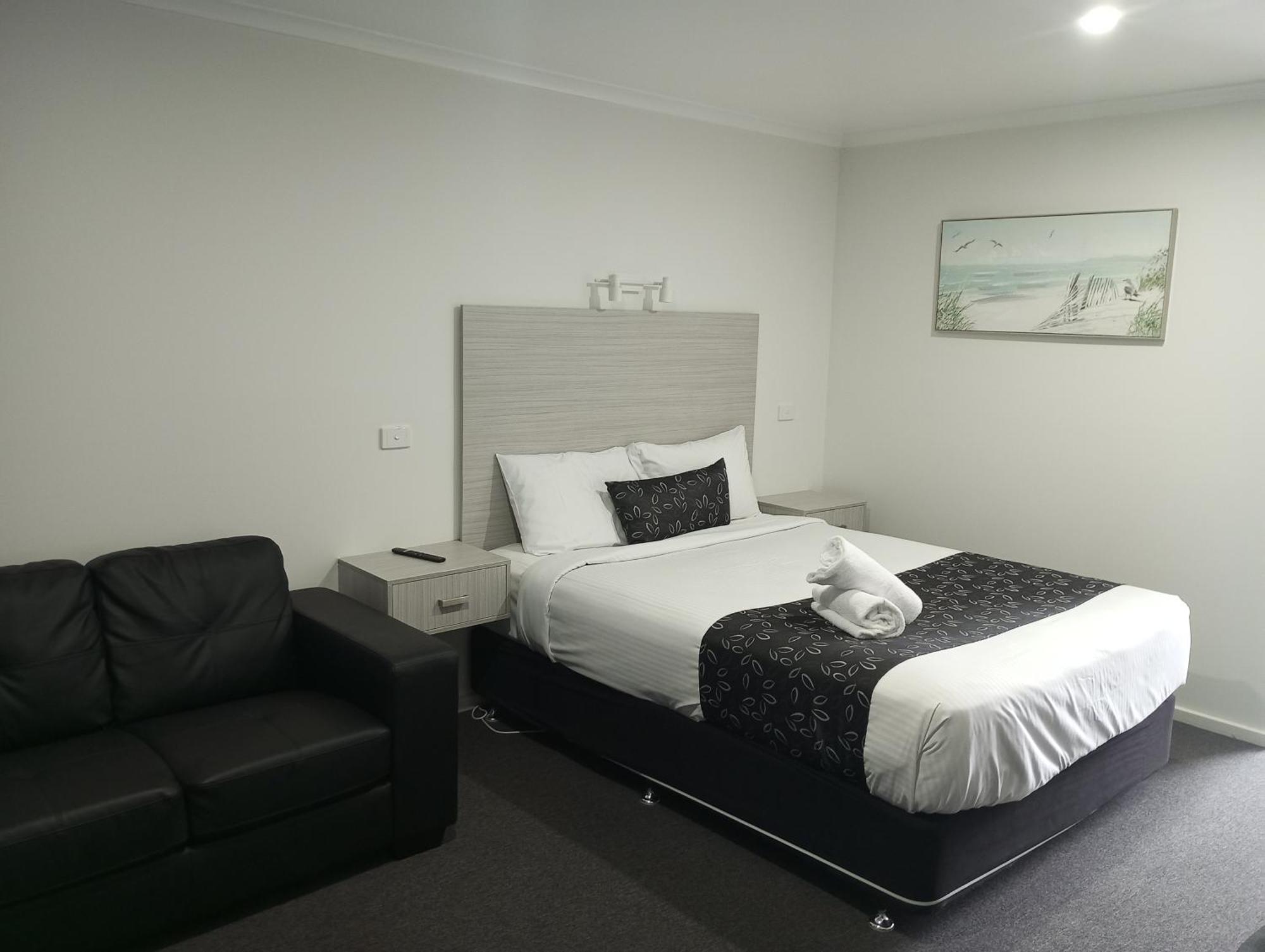 Big Valley Lakeside Paradise Motor Inn Shepparton Extérieur photo