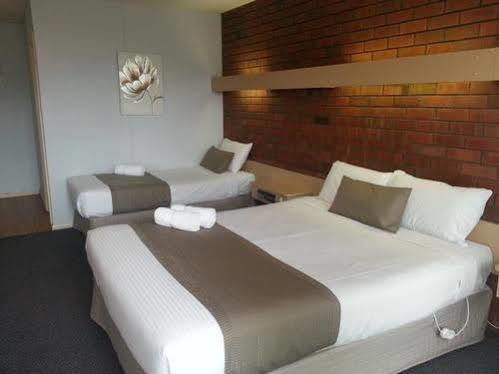 Big Valley Lakeside Paradise Motor Inn Shepparton Extérieur photo