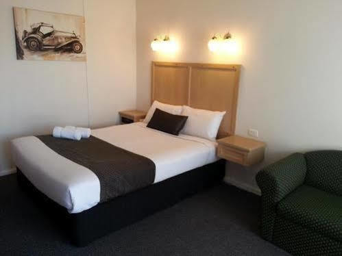 Big Valley Lakeside Paradise Motor Inn Shepparton Extérieur photo